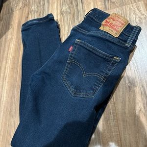 Levi’s Skinny Jeans Men’s (darker wash)